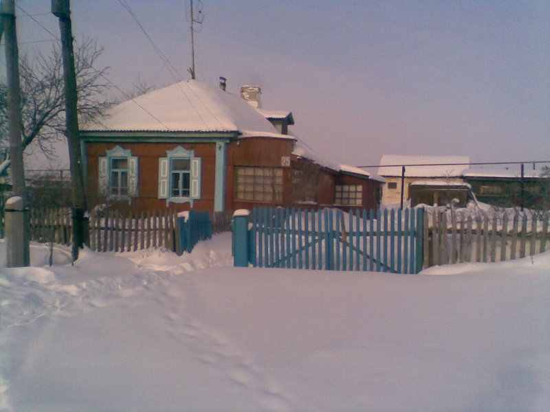 Домик на берегу реки