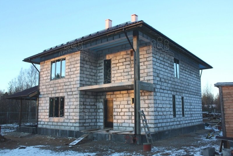 Дом из газосиликатных блоков с балконом