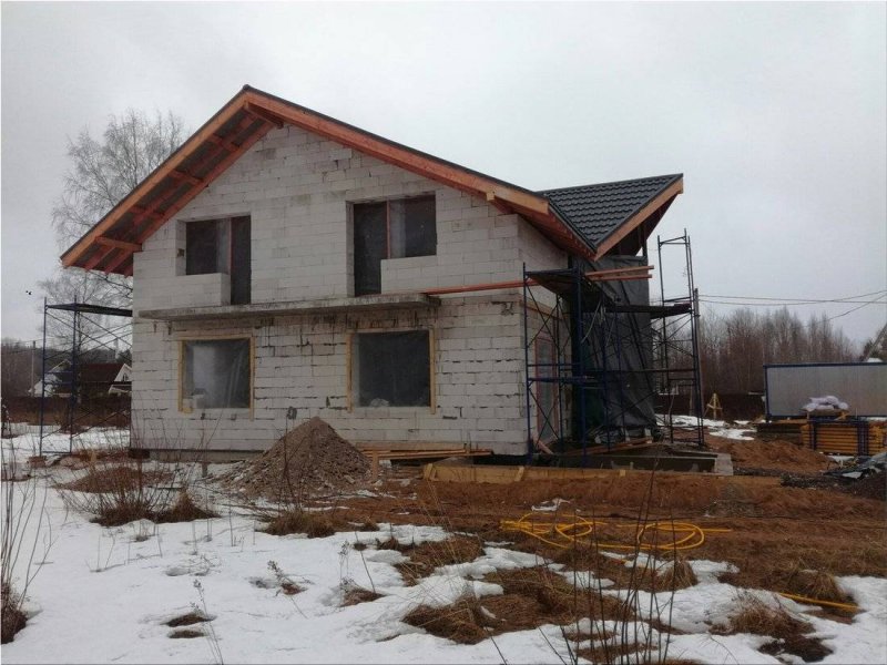 Полутораэтажный дом из газоблока