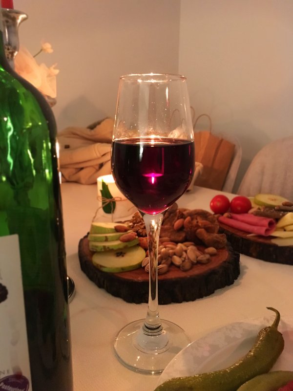 Фри и вино дома