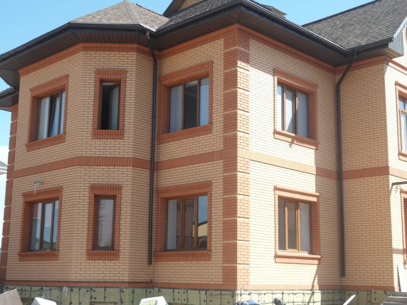 Облицовка кирпичом керамическим облицовочным