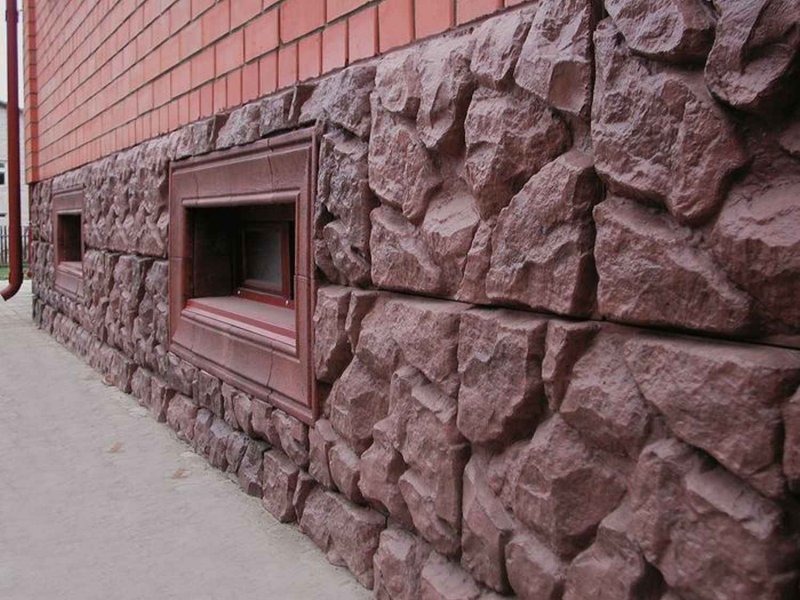 Отделка цоколя панелями