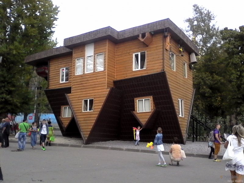 Дом перевертыш в Смоленске