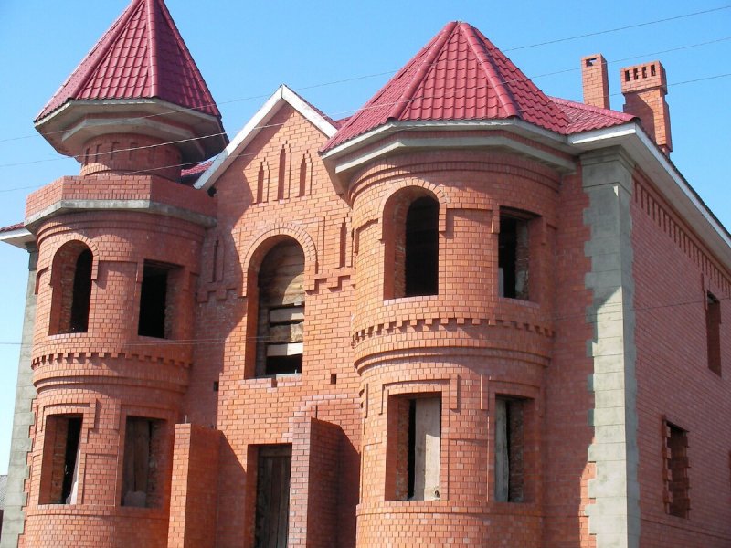 Красивые здания из кирпича