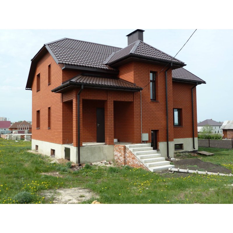 Красный кирпичный дом на продажу