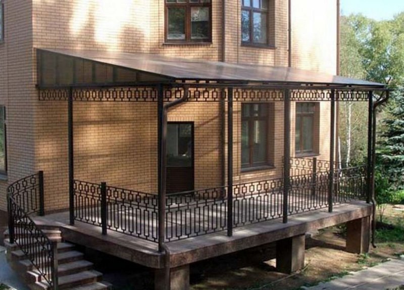 Металлиеский каркас дл веранд