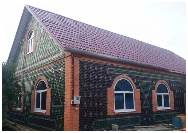 Беседка из пластмассовых бутылок