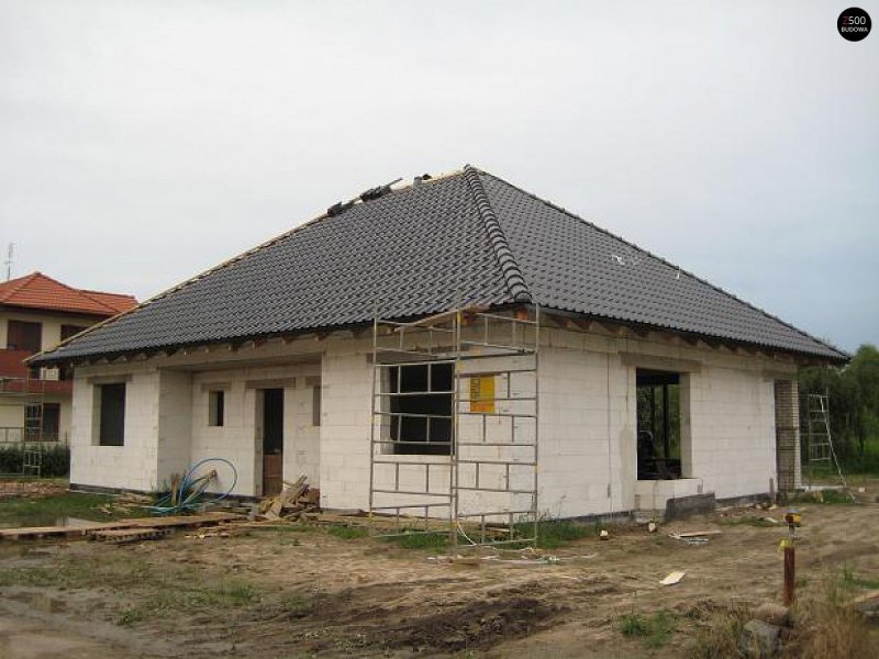 Одноэтажный дом из газобетона с террасой