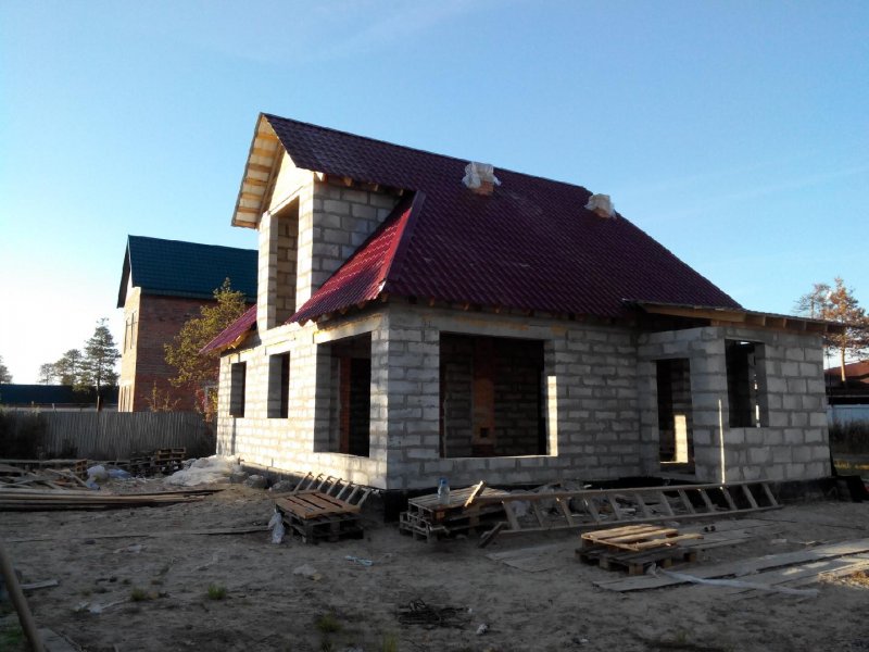 Одноэтажный дом с гаражом 100кв.м из пеноблока