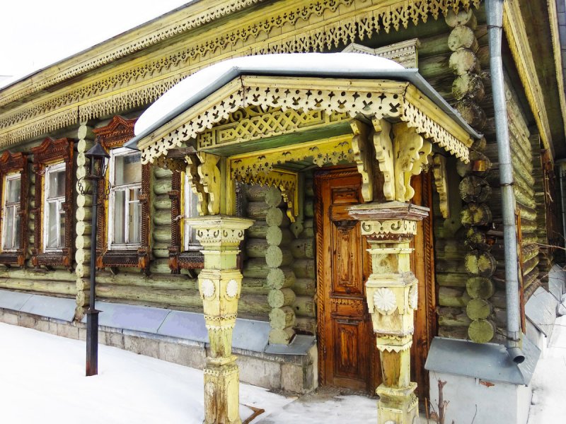 Резное крыльцо