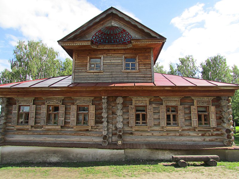 Крестьянский дом с мезонином Суздаль