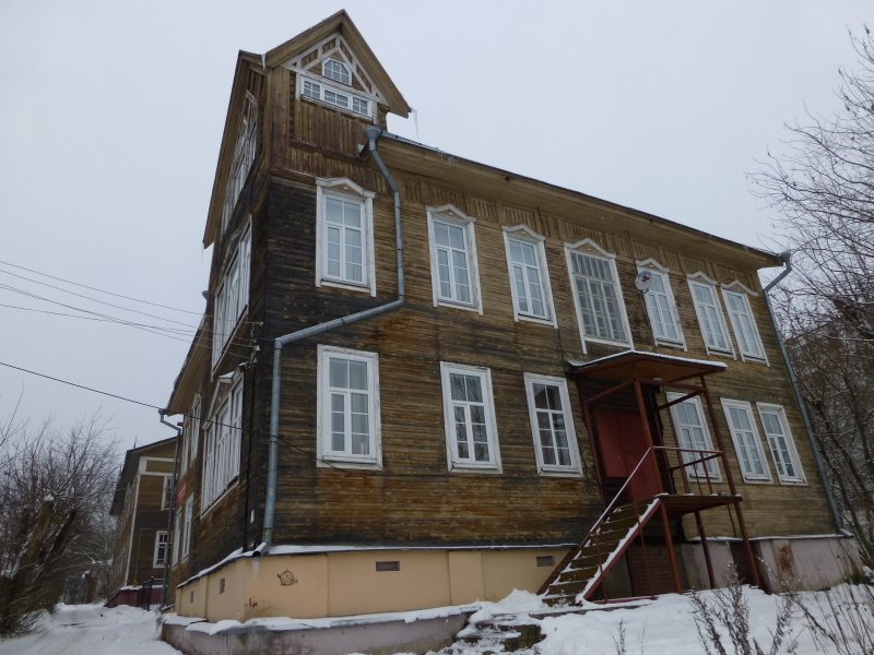 Елец дом с мезонином