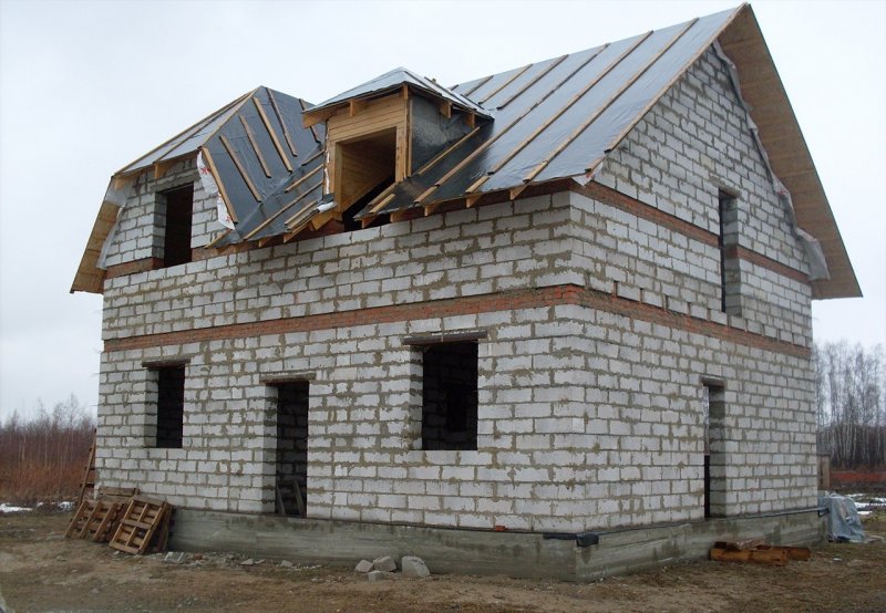 Полутораэтажный дом из блоков
