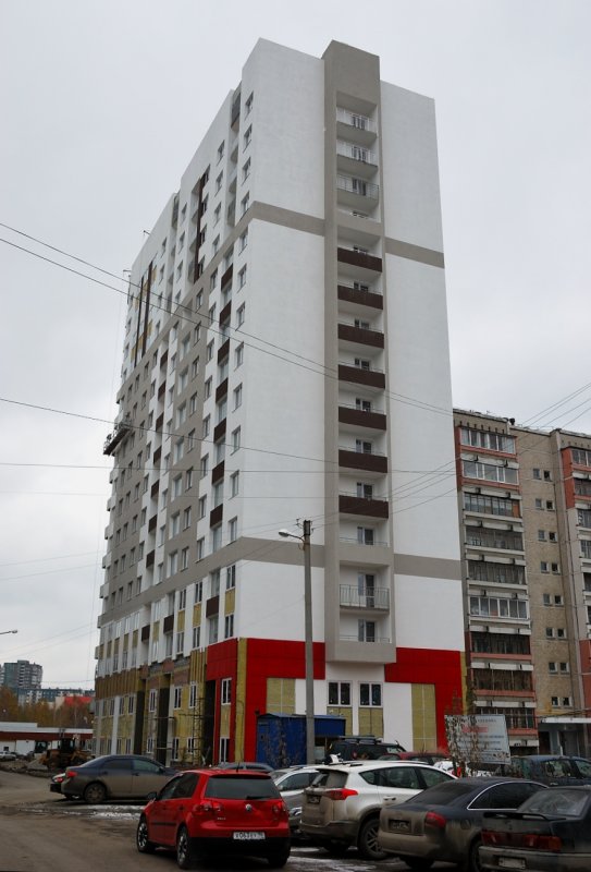 Правая торцевая сторона дома