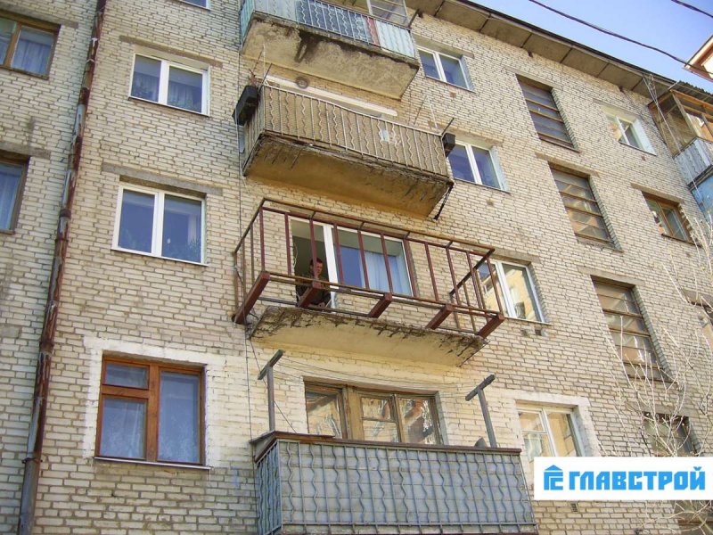 Фото торца пятиэтажки утепленного