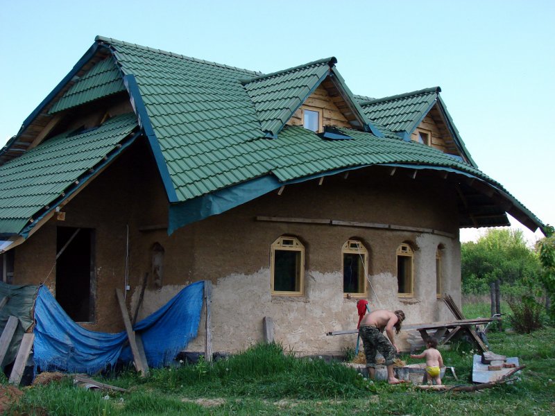 Пелых дом из самана