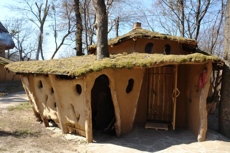 Крутые саманные домики