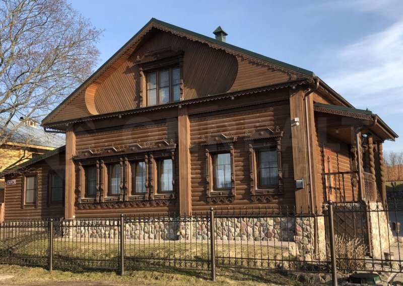 Полукаменный дом Суздаль