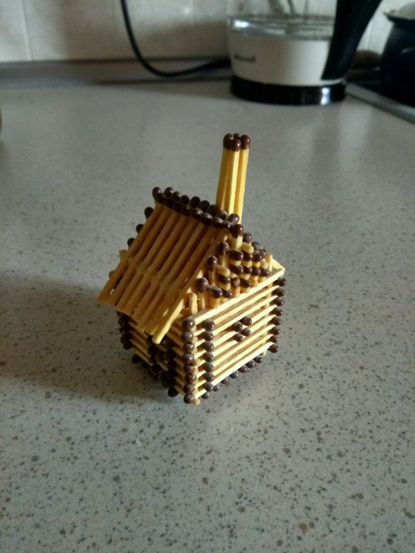 Спичечный домик