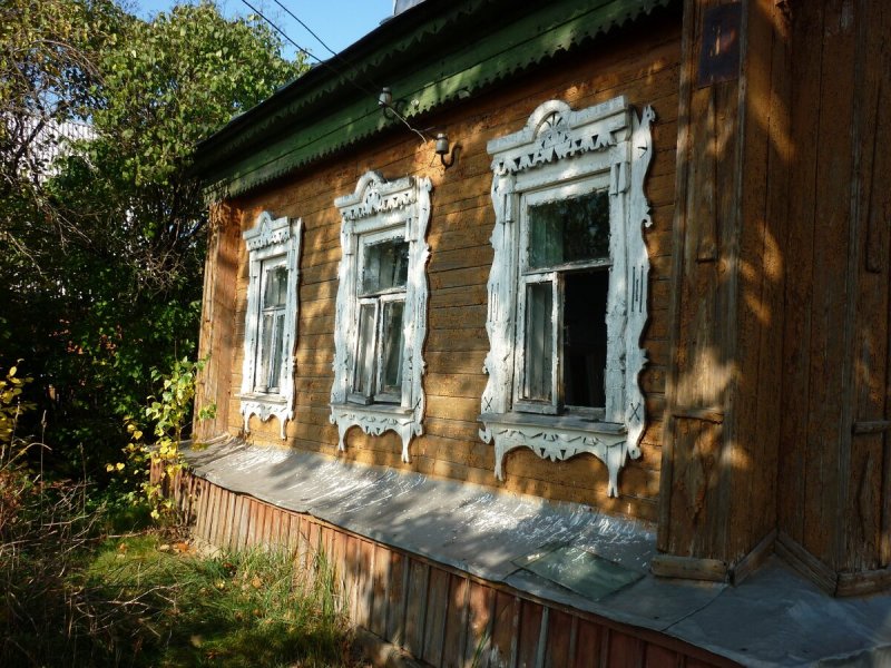 Старый деревянный дом снаружи