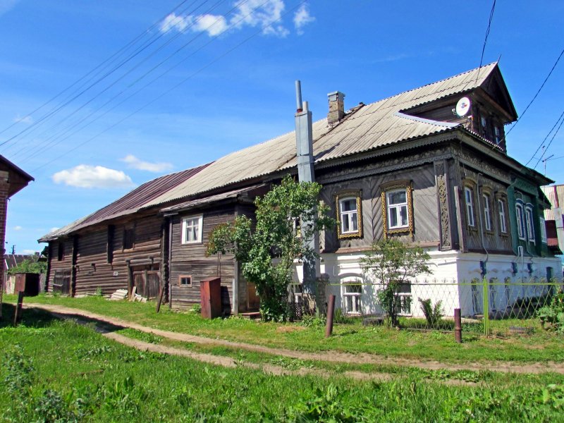 Старинный деревянный до