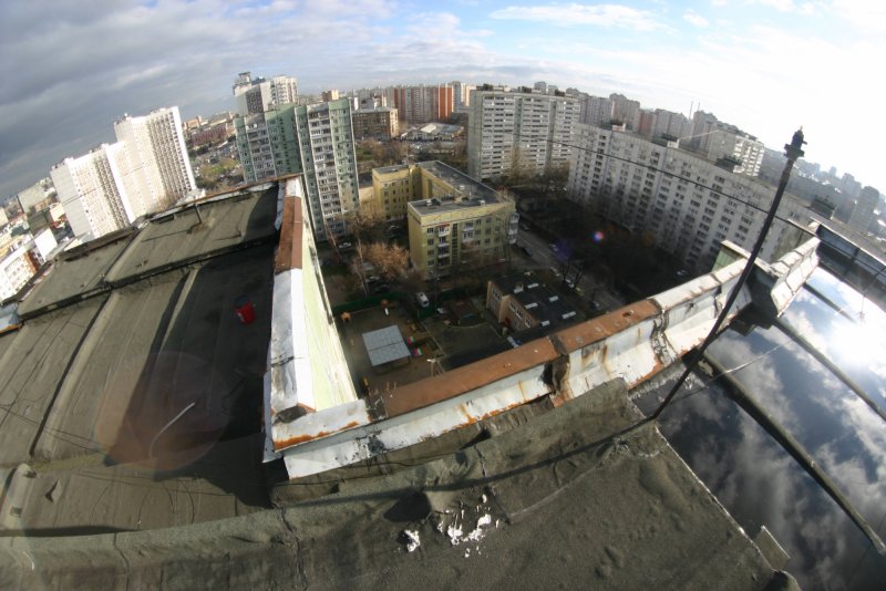 Высотка на площади Ильича