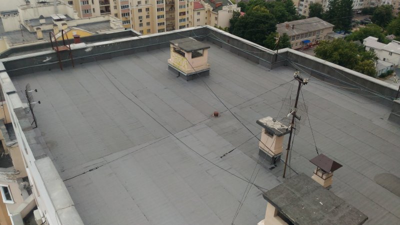 Крыша многоэтажного дома