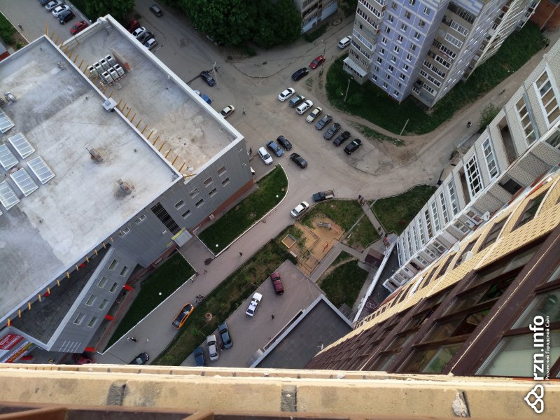 Вид с крыши 5 этажки