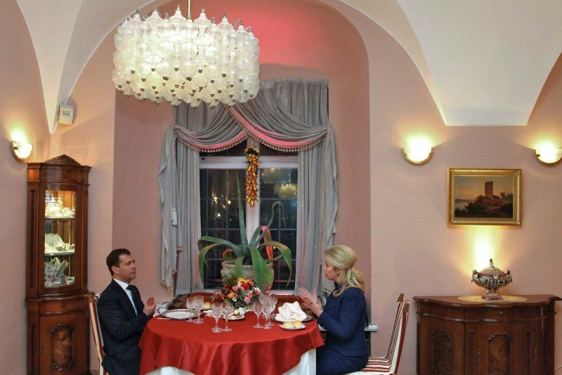Медведев в ресторане Плес
