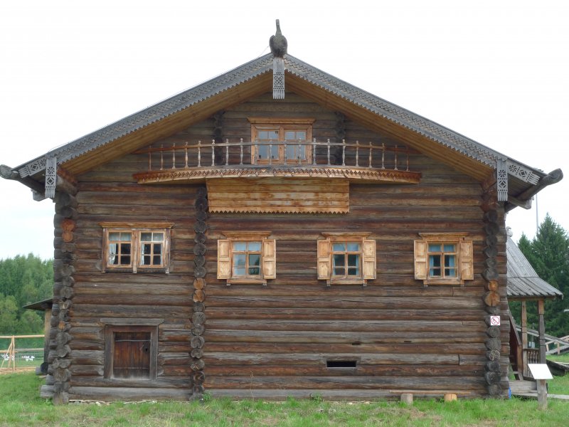 Уральская изба пятистенок