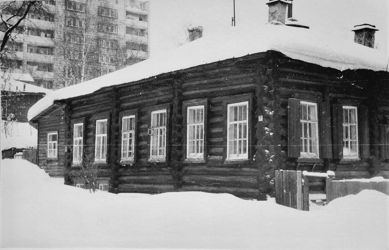 Сруб 9х9 шестистенок