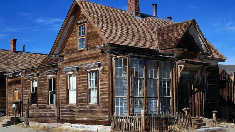 Старое деревянное здание