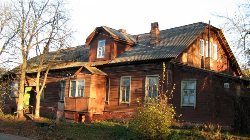 Дом деревянный старенький