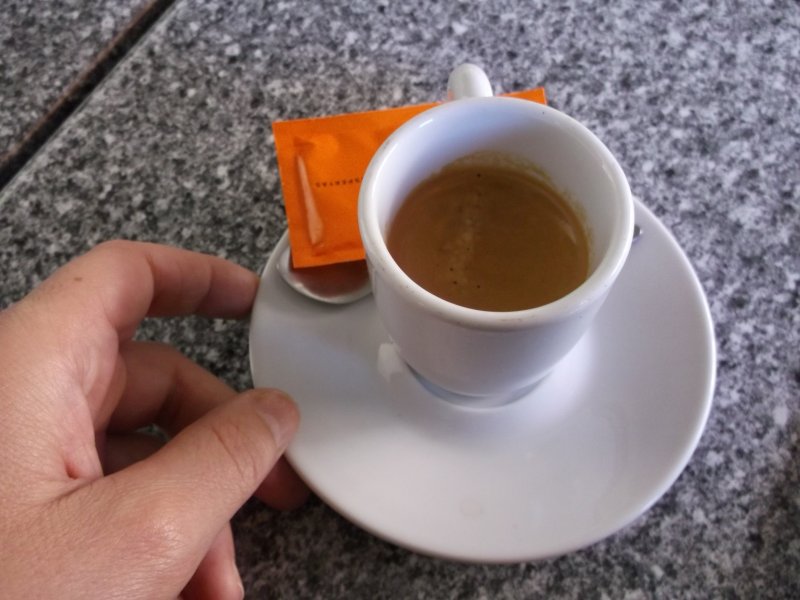 Кофе за столиком