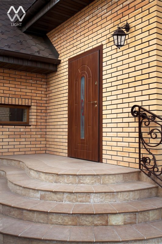 Красивое крыльцо из кирпича