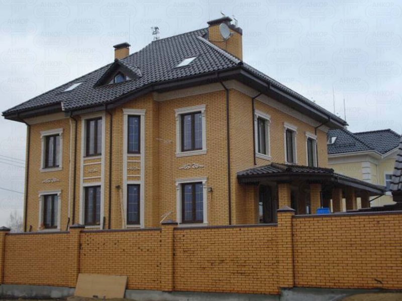 Дом из желтого кирпича