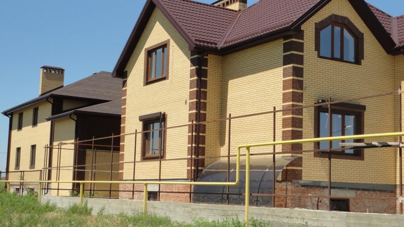 Дом из гиперпрессованного кирпича