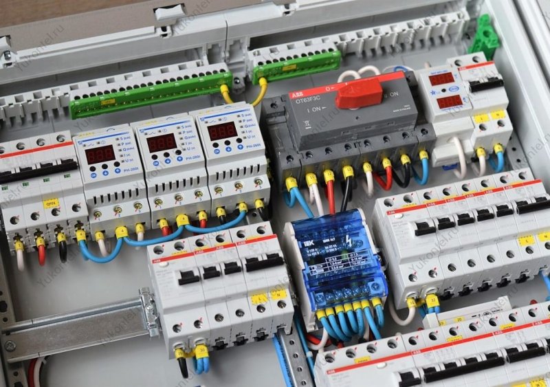 Щит 380 квартирный на Schneider Electric