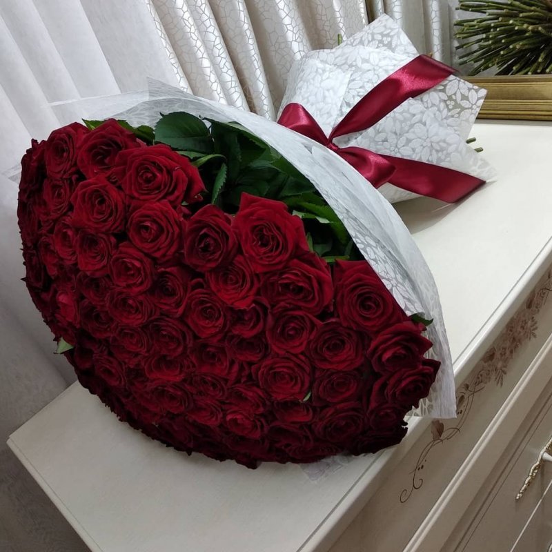 Красивые букеты из красных роз