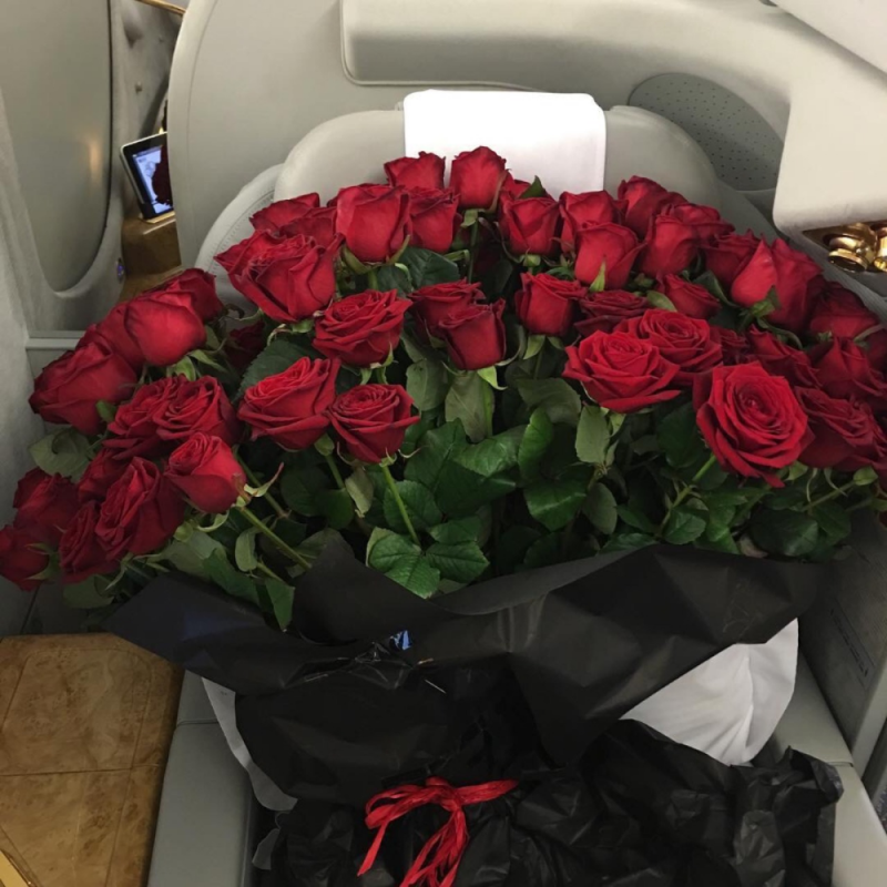 Много цветов в машине