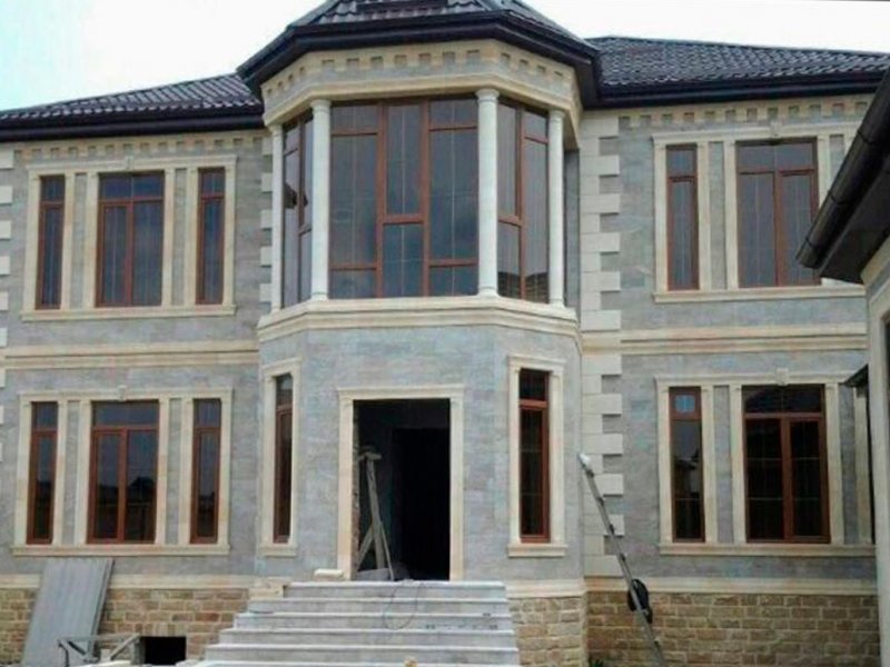 Фасады частных домов с арками