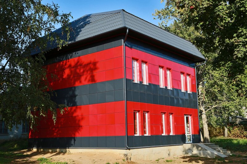 Здание автосервиса из сэндвич панелей