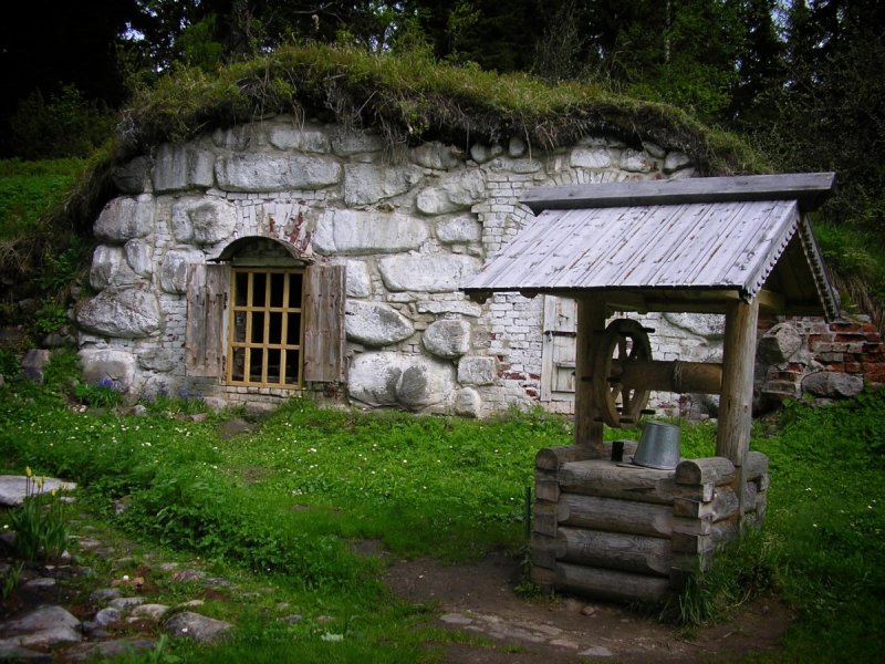 Старый каменный погреб
