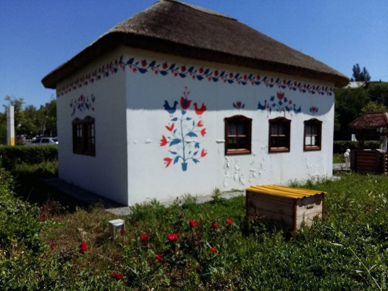 Хата снаружи