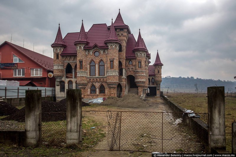 Дом барона Цыганский замок