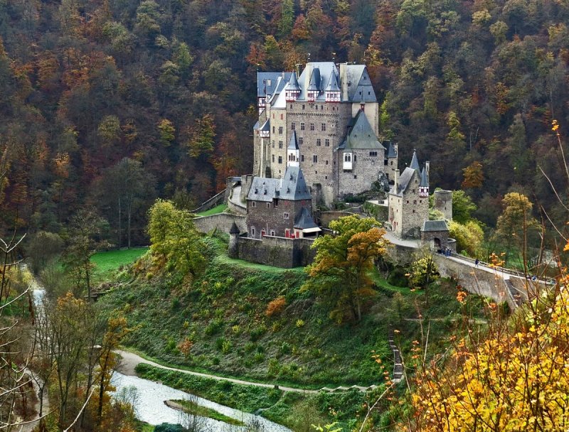 Замок Burg Eltz Германия