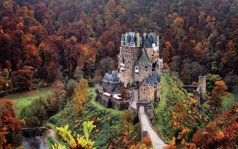 Замок Eltz в Германии
