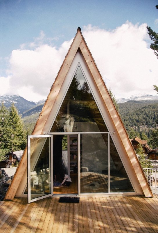 Дом шалаш а frame House.