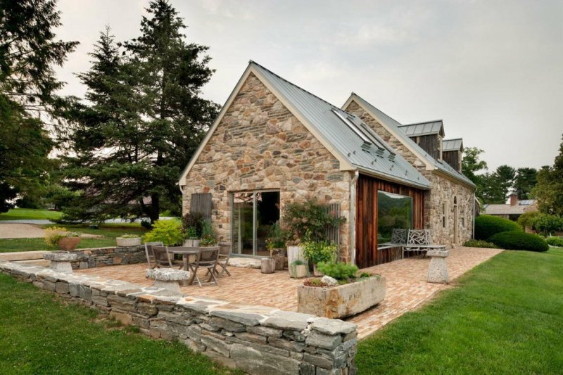 «Каменный дом» (исп. Casa de piedra)