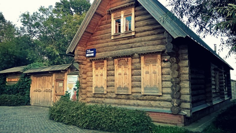 Деревянный дом парк Коломенское